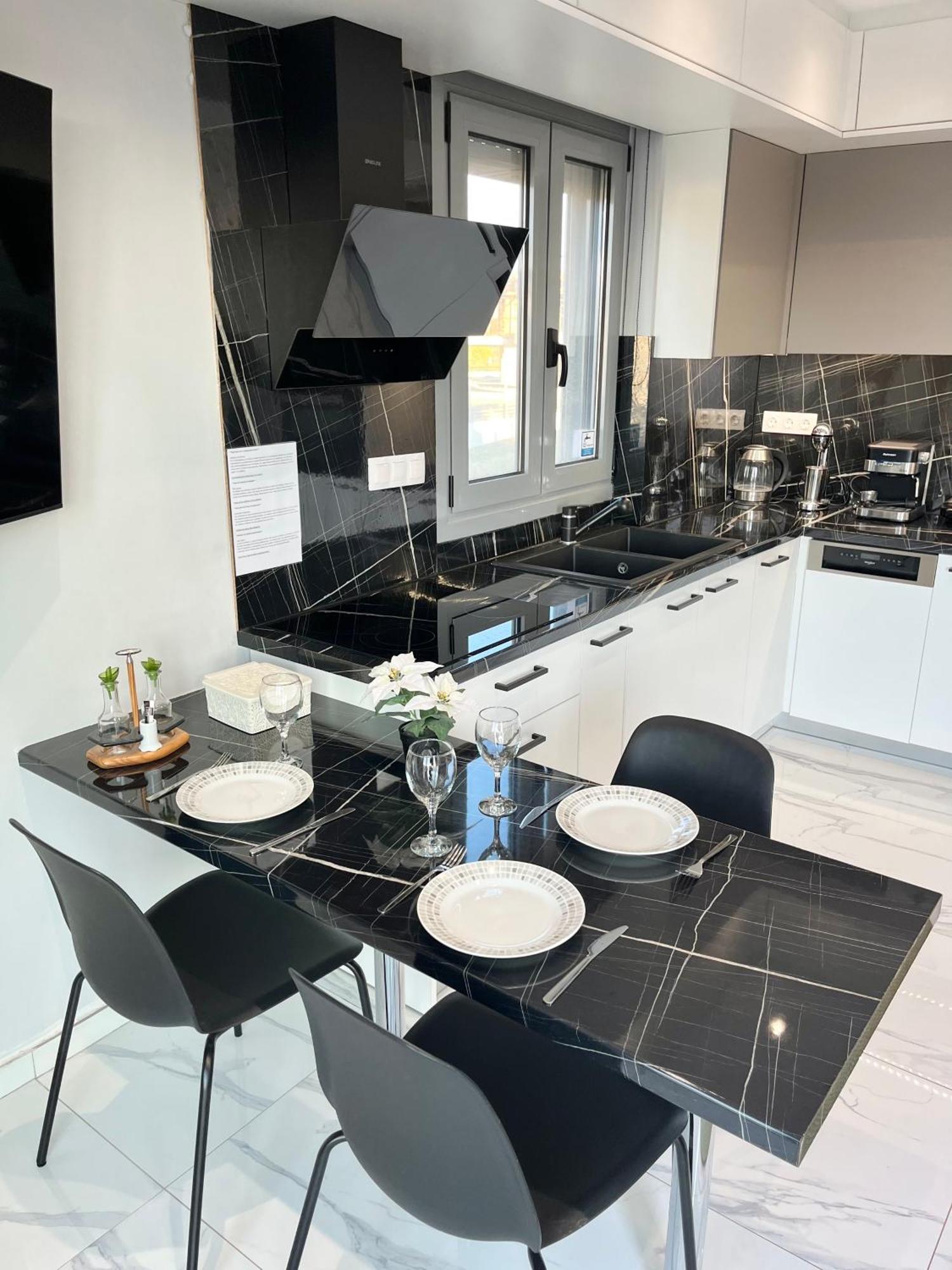 Blueline Apartment 1 Loutraki  Eksteriør bilde