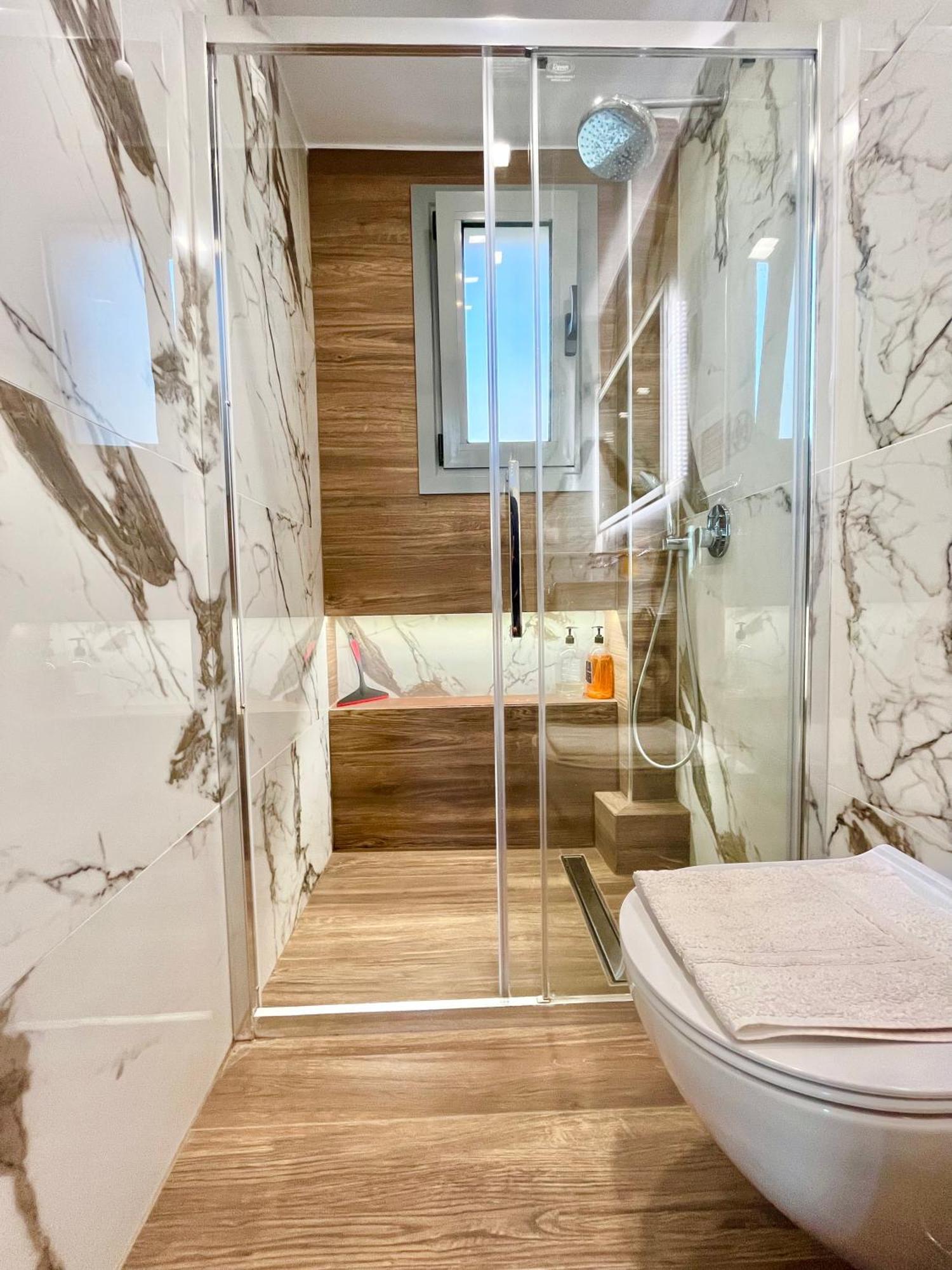 Blueline Apartment 1 Loutraki  Eksteriør bilde