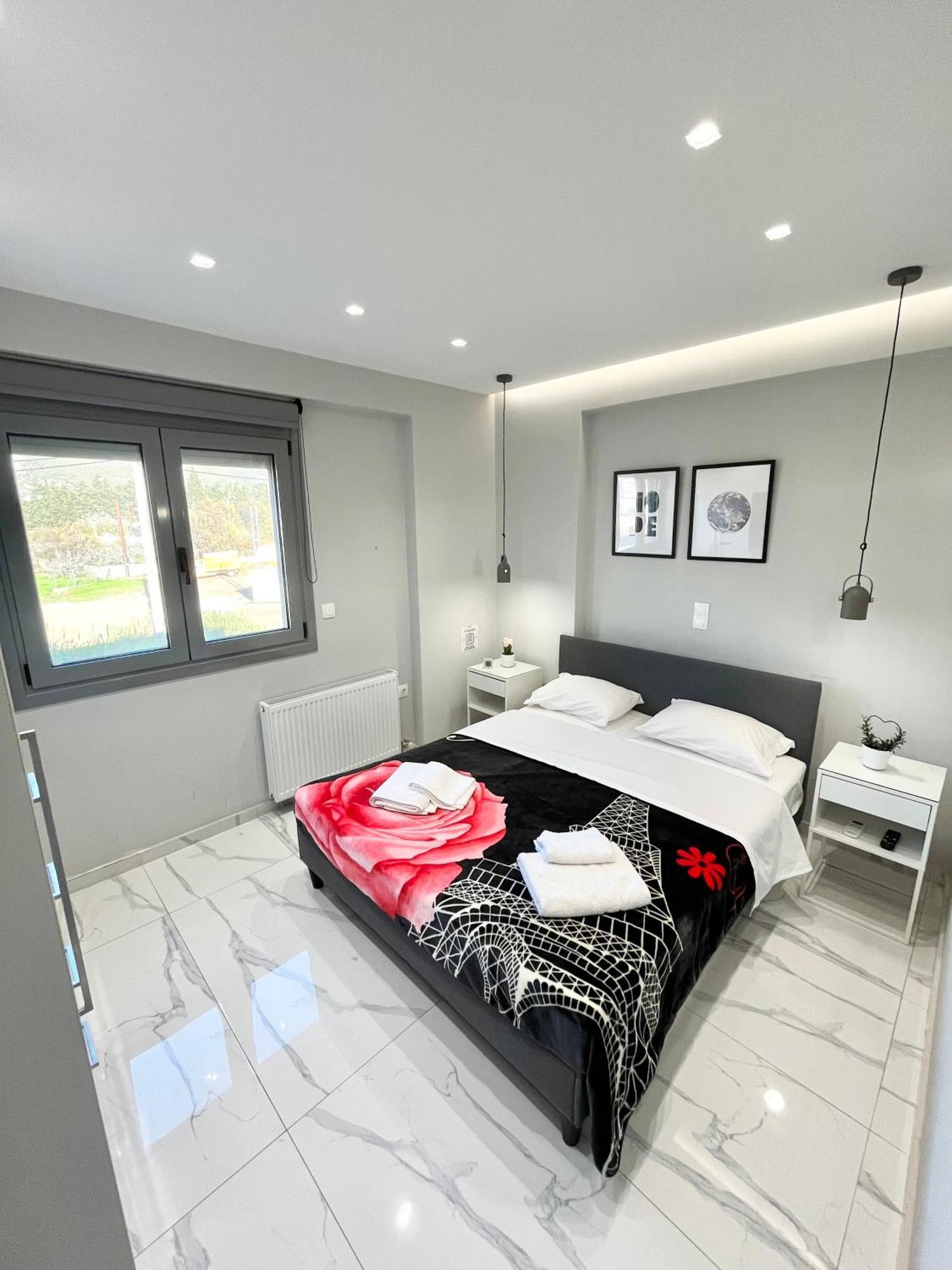 Blueline Apartment 1 Loutraki  Eksteriør bilde
