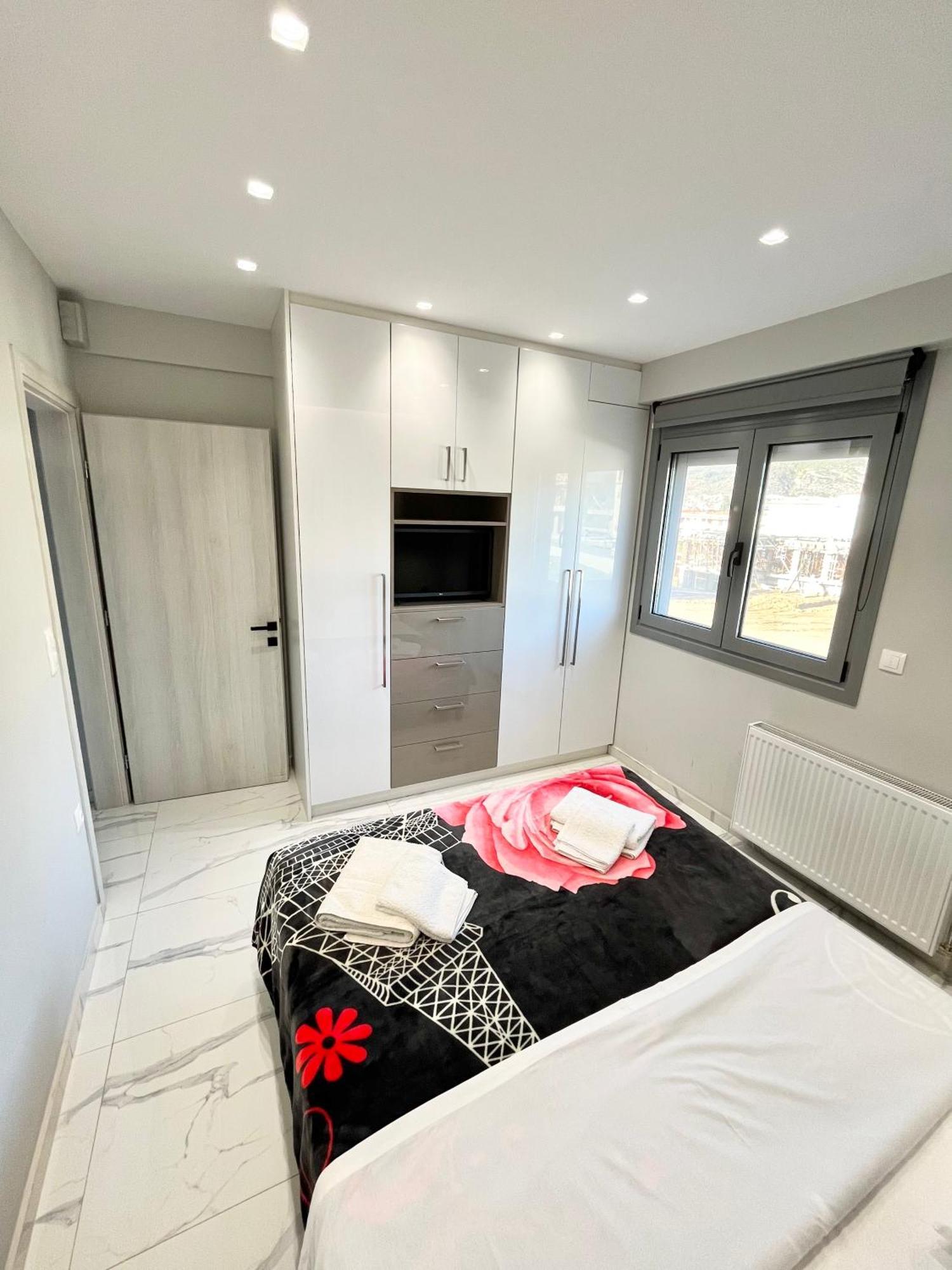 Blueline Apartment 1 Loutraki  Eksteriør bilde