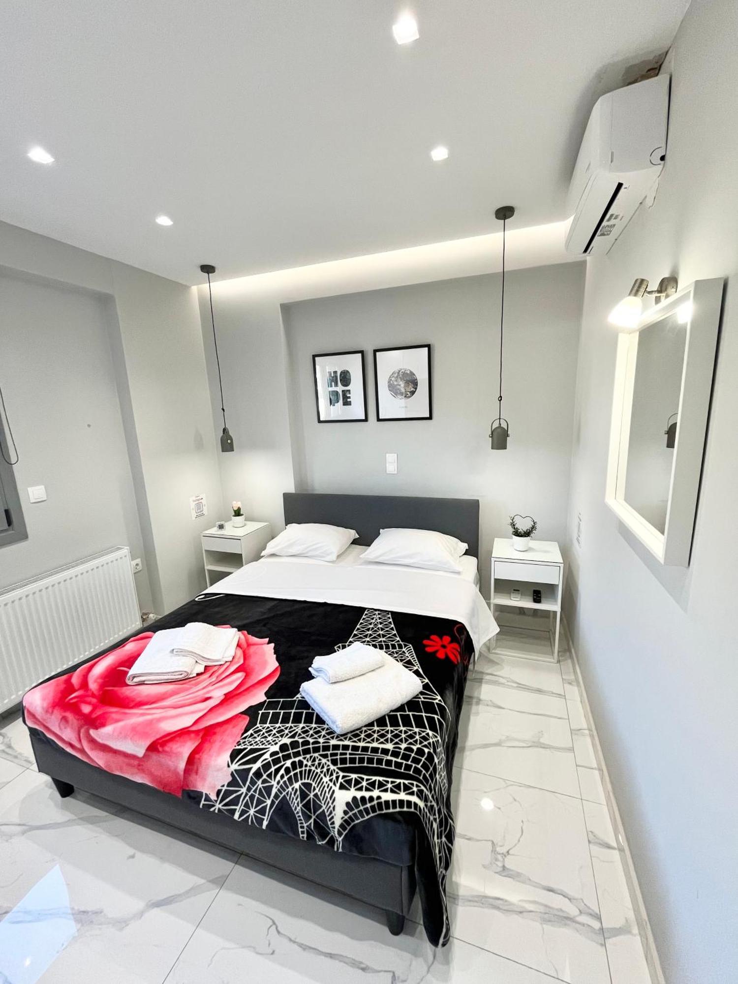 Blueline Apartment 1 Loutraki  Eksteriør bilde